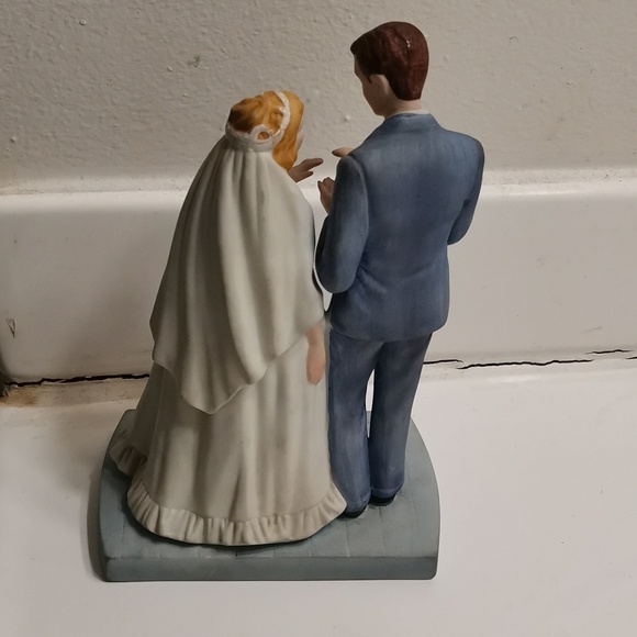 Norman Rockwell 1981 Bride & Groom Collectors Figurine - Picture 4 of 5